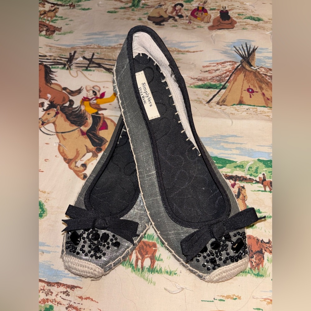 Simply Vera Wang Espadrilles Flats Beige Black Embellished Slip-On Size 7.5